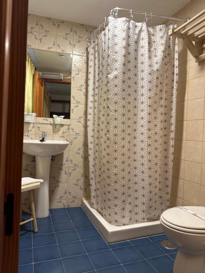 Hostal Moon Tolox Buitenkant foto